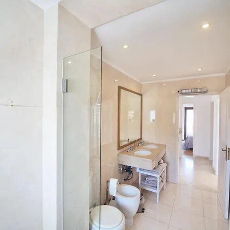 Pool&terrace * Parede