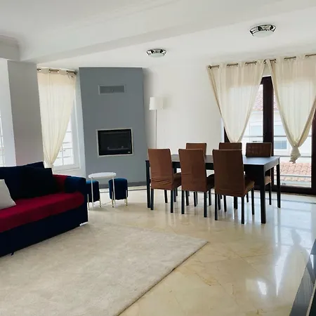 Pool&terrace * باريد